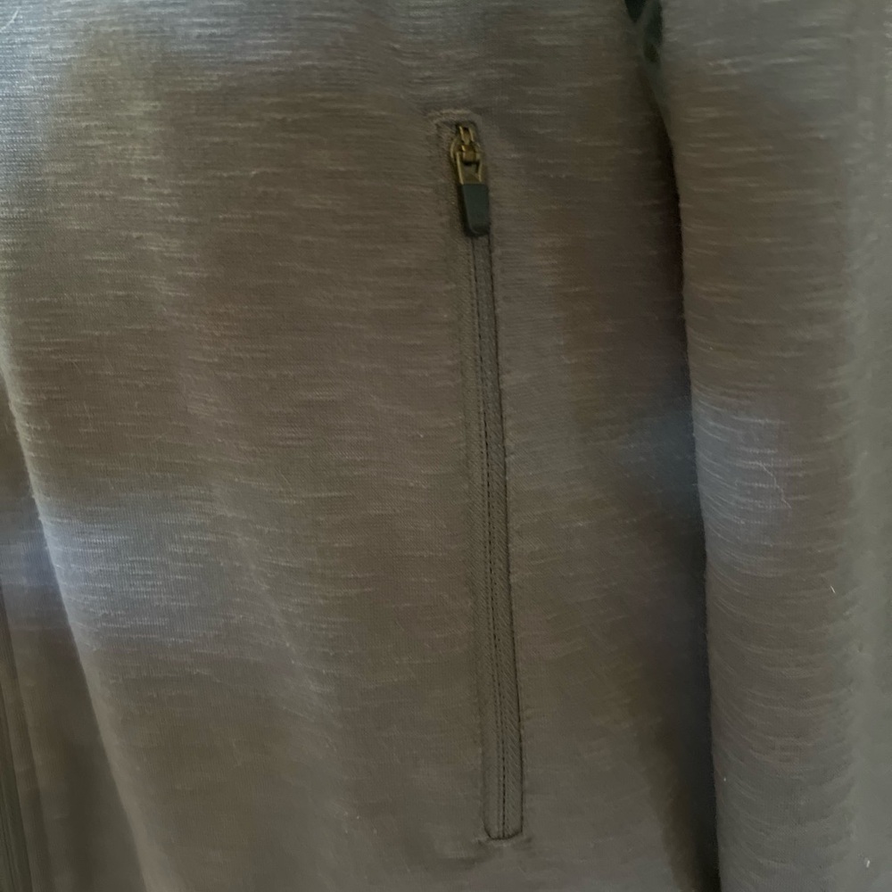 Sherpa women’s large UPF 50 zip up jacket - Picture 5 of 11
